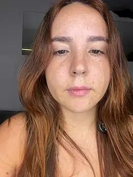 BrunaMendees - FICA COM OS PEITOS DE FORA ATÉ O FIM