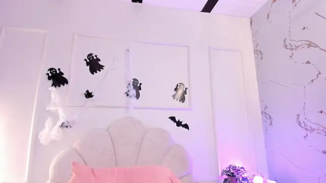 Cloedurant - My pussy wet is yours x 2min + spank ass