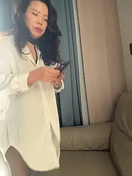 Anna_kk - 对着 落地窗 自慰高潮