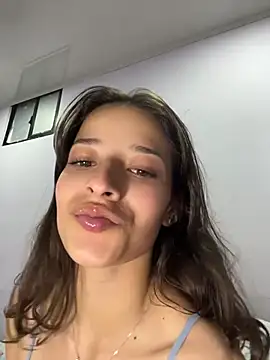 BIIA_SWEET - Fumar porro con los pies