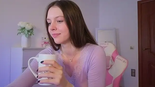 OopsieKelly - play with my nipples