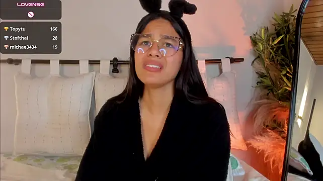 Layra_rous - SPREAD YOUR ASS AND SPANK