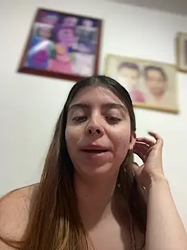 Cloew_Marz - Fingers a pussy + erotic dance + oil