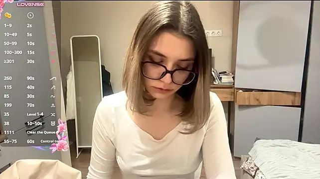 AnnaVelvetFire - show my boobs