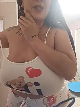 Busty-BrielleXX