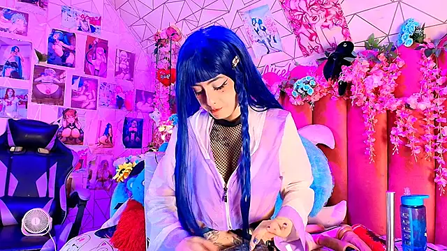 Alicebenett - big dildo anal 40 cm