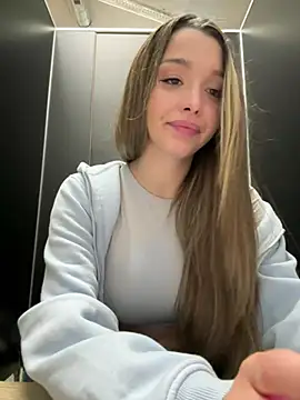 Barbiehumpxxx - Take off my leggings in boys bathroom
