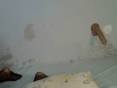 Delibooty - fingering pink pussy upclose squirting