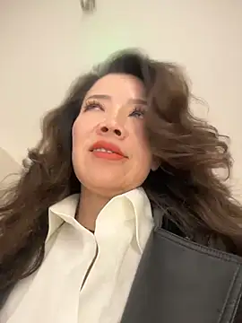 Anna_kk - 对着 落地窗 自慰高潮