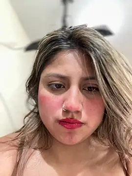 -Adrilux- - Enorme zanahoria en mi culo 😱🍑