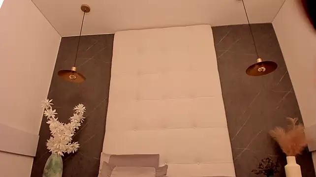 IamSophiiee - PUSSY PLAYING 🤤