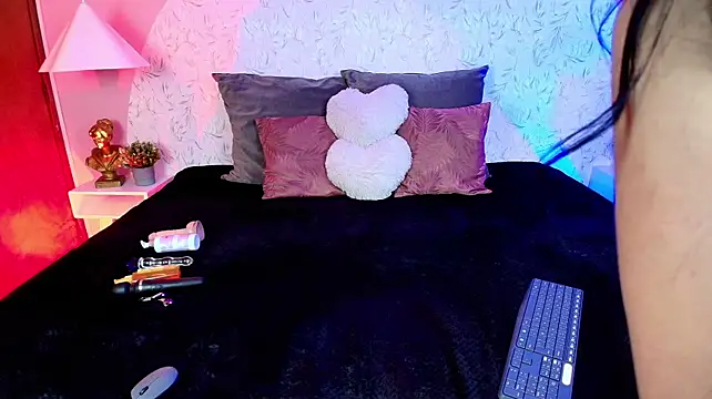Chloe__Brm - sexy dance + 'stripping'