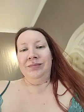 GoddessLara - Squirting hairy pussy