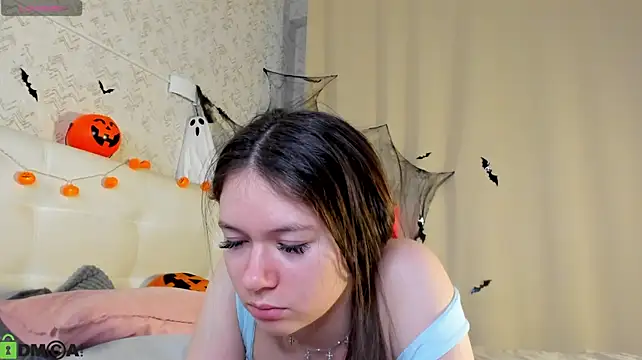 Nicole_Charm