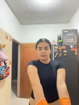 Cami_olarte - flash boobs gym