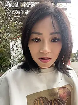 Lipinger - 公园不穿内衣直播30分钟