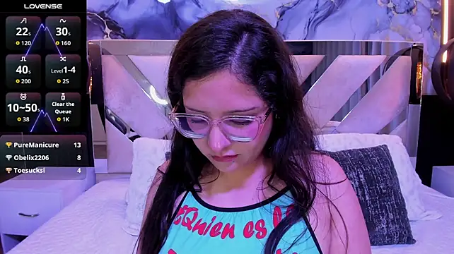 MiaLaurenzz - oil show on tits