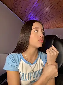 Sofia18_pinkk - Show Boobs 🍒