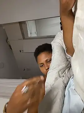 Madelltheebony - Massage my boobs with oil
