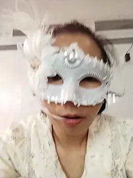 Tina1995 - Mua lush trứng rung