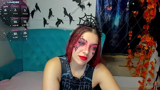 Tory_Vixen - spread sexy legs on the sofa