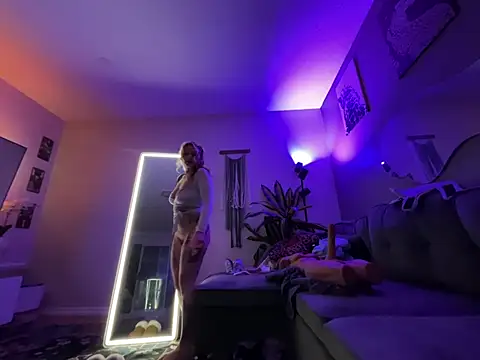 Chloetease - Naked twerking to sum songs