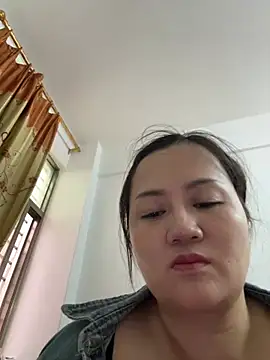 Amy1688 - 户外脱内裤特写小穴