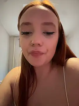 LisaCatt - dildo in pussy