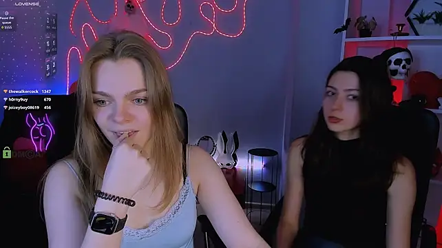 Kitniss_dreamy - flash boobs