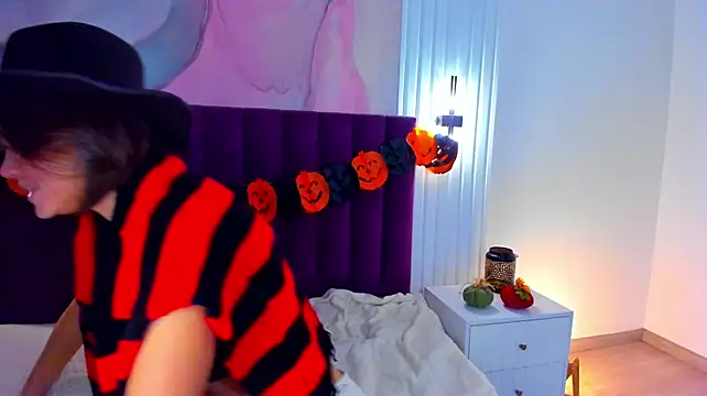Kelly_Cuutie - ride naughty pillow