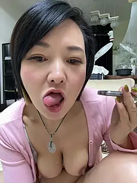 Lulu6652 - 乳夹振乳头2分钟