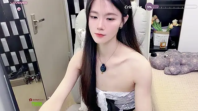 Yueyue-MM - 下空小狗侧趴+打pp20下
