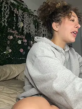 LyraCovee - Take my shirt off❤️✨