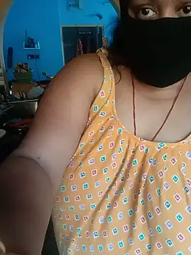 Monaa - Cucumber fucking, belan fucking in live