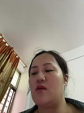 Amy1688 - 户外脱内裤特写小穴