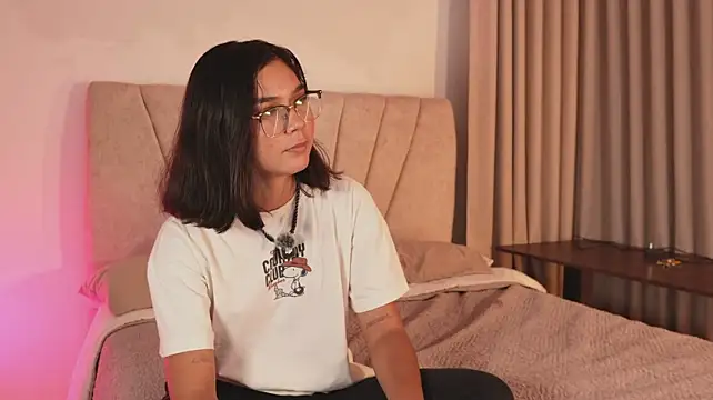 Sweetlittlevenus - cumshow