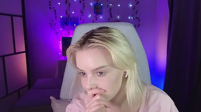 Mimi_boobo - eye contact handjob