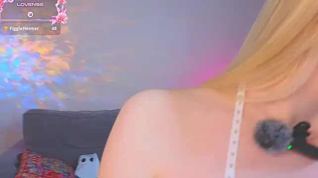 OliviaBrownn - 😊Stroke ass close to cam 😊