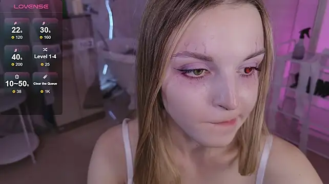 Reychellle - Massage Zombie Debbie’s boobs 💗🧟‍♀️