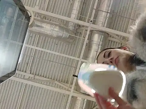 Kris_Diamond_ - Squirt in the fitting room