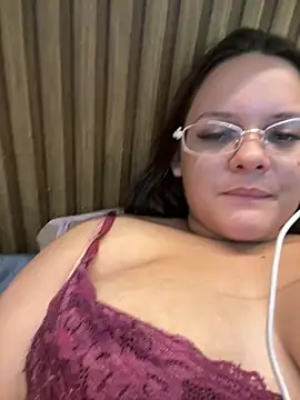 Laryssinha_69 - Plug no cuzinho