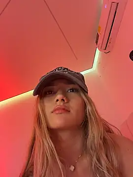Ariannaa_1 - Suck Finger & Massage Tits 🤫😘