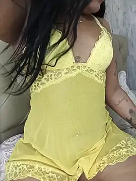 Kacaah - Socar Plug no cuzinho bem empinadinha