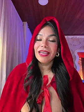 Vicky_Saidi - Squeeze Red's Boobs 🍒