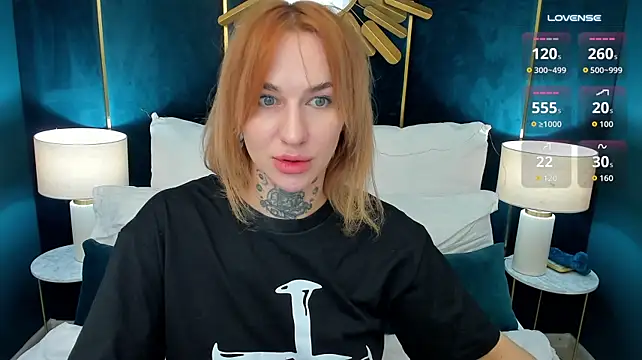 DeepLaura - fingering ass