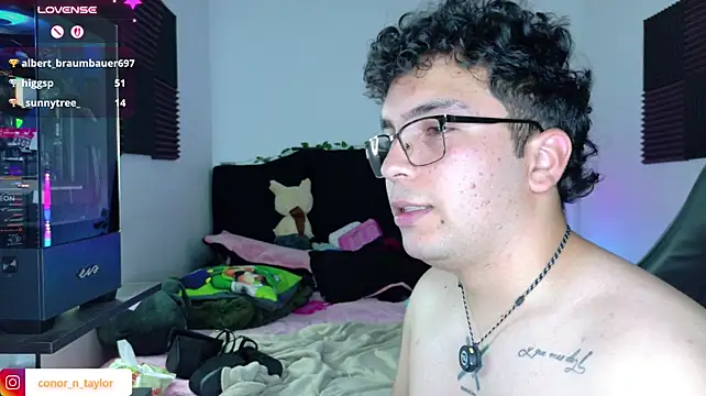 Conor_Taylor - show pussy close