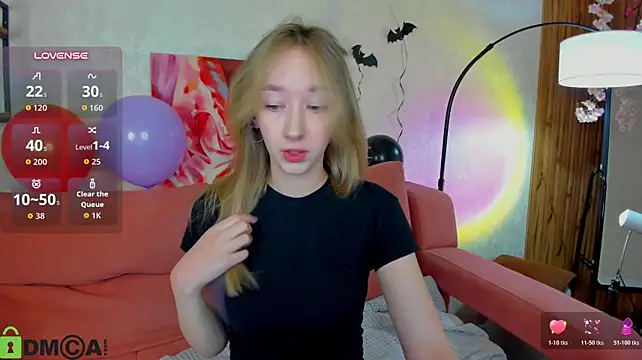 Miche1le_Allenne - tease u in doggy!