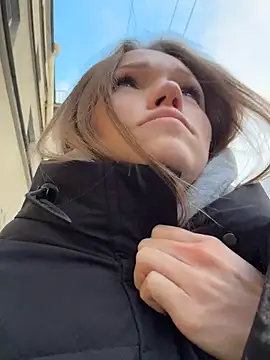 StreetSquirt - show naked boobs in men’s wc