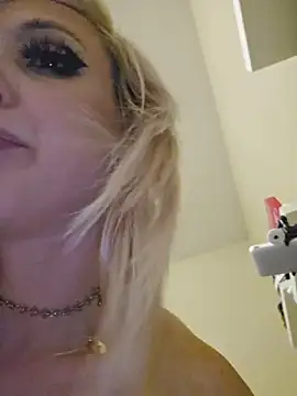 AmethystFoxx - Gape/spread ass in new cam angle