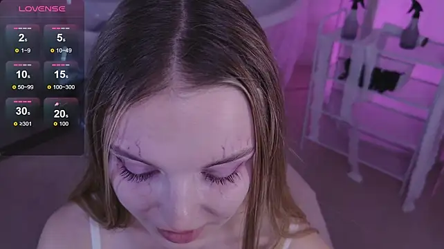 Reychellle - Massage Zombie Debbie’s boobs 💗🧟‍♀️